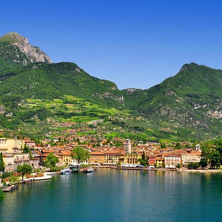 The Bon'Ora Apartment - Happy Rentals Riva del Garda Dış mekan fotoğraf